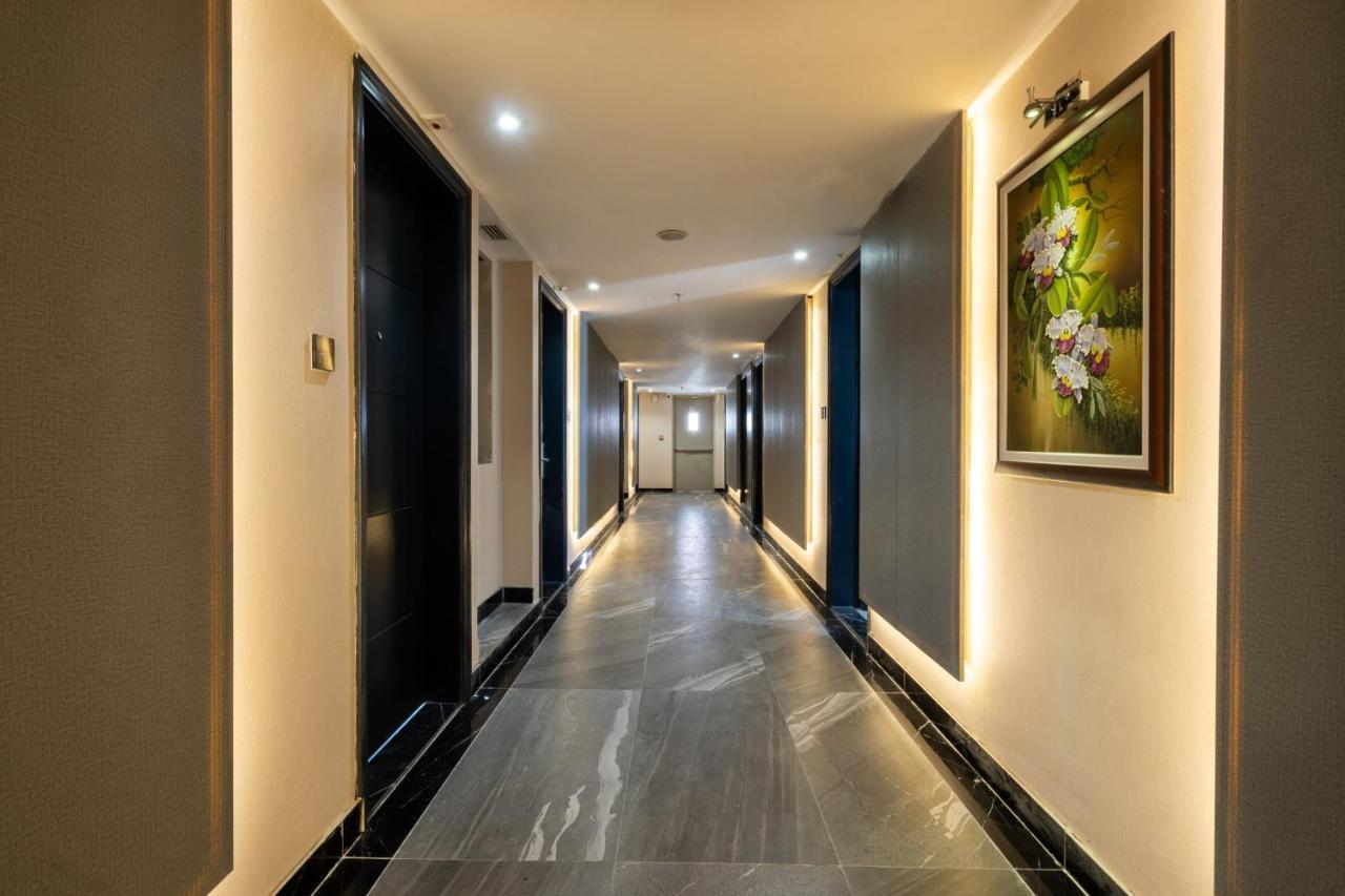 Cozrum Lux - The Arrivals Hotel Ho Chi Minh-stad Buitenkant foto