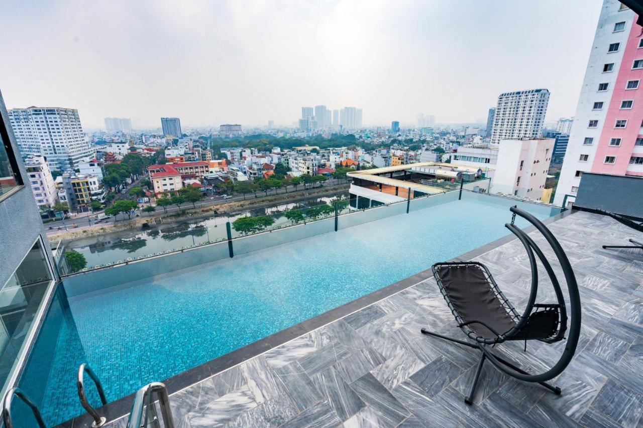 Cozrum Lux - The Arrivals Hotel Ho Chi Minh-stad Buitenkant foto