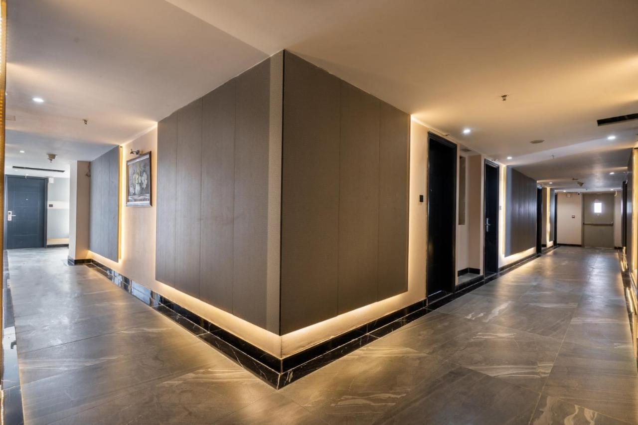 Cozrum Lux - The Arrivals Hotel Ho Chi Minh-stad Buitenkant foto